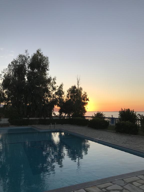 Cypriana Apartments Makrýgialos المظهر الخارجي الصورة